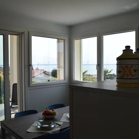 Up&down Seeview App شقة